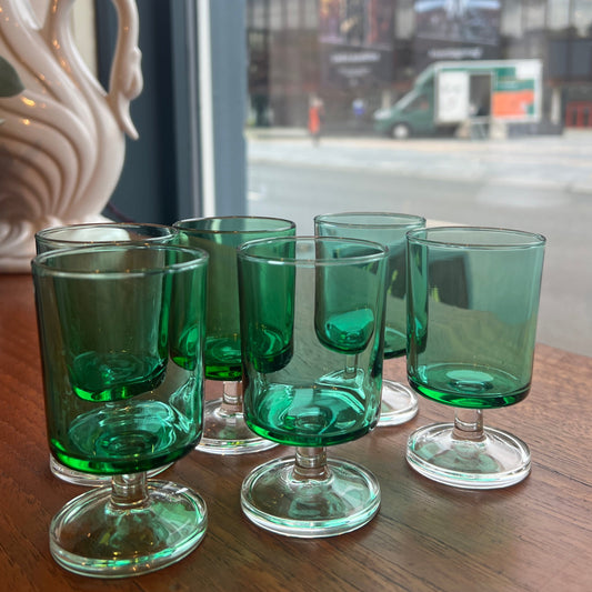 Grønne små stettglas