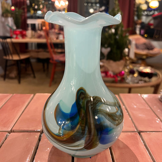 Lyse blå glassvase i kunstglass